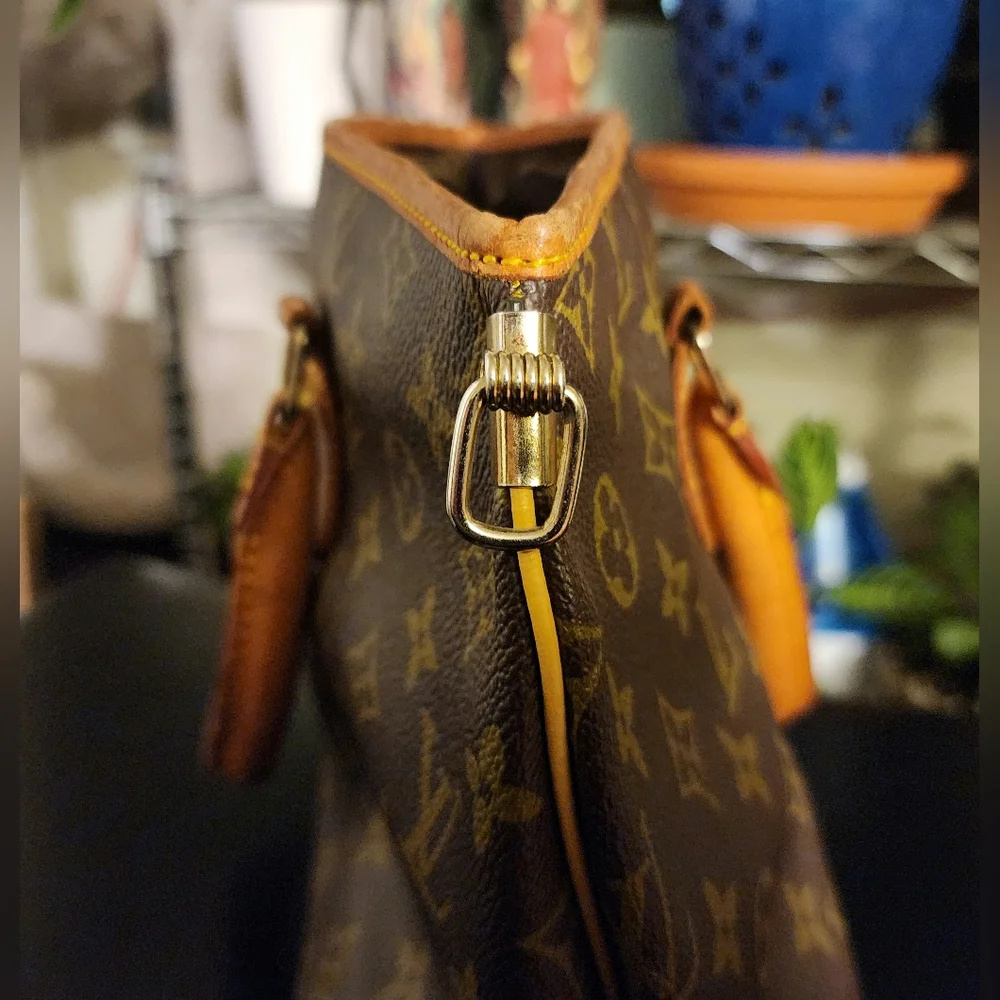 1960's Vintage Louis Vuitton Monogram Leather Handbag - Picture 10 of 16